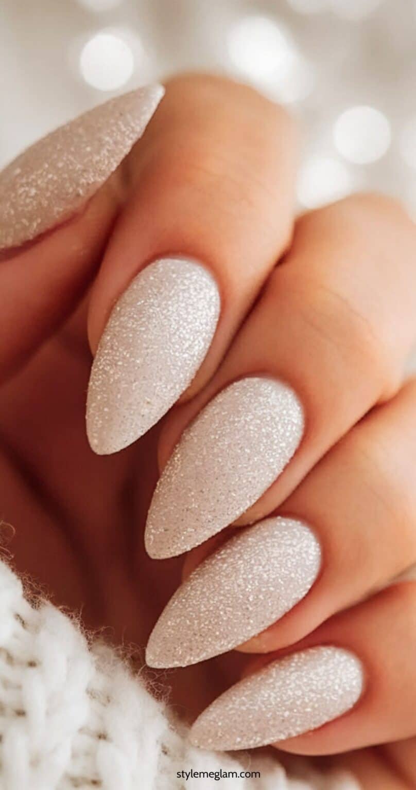 13 Classy & Chic New Year's Eve Nails to Copy