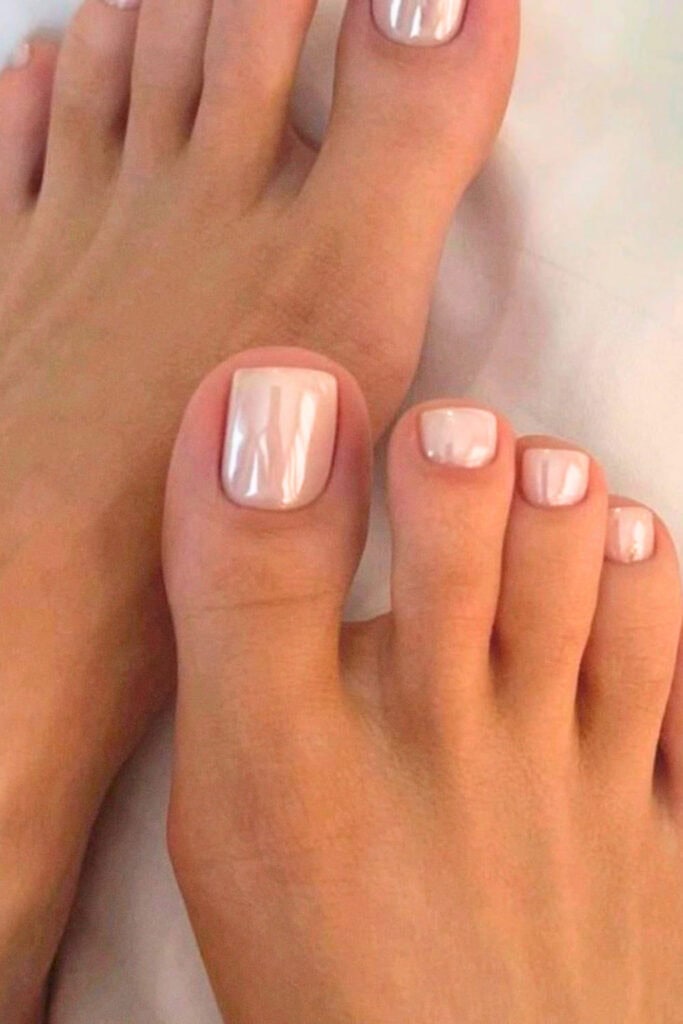 15 Spring Toenail Colors That Look Super Cute