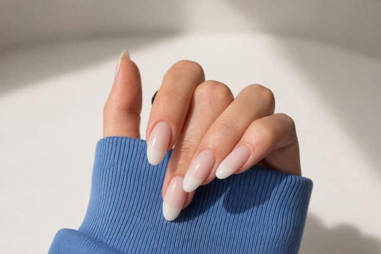 21 Chic French Tip Nail Designs I’m Obsessed With