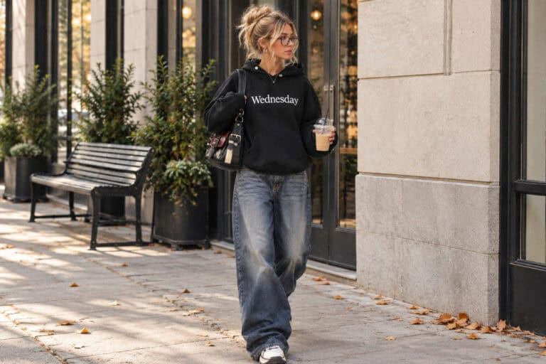 31 Cute Black Hoodie Outfits That Make You Stand Out in a Crowd